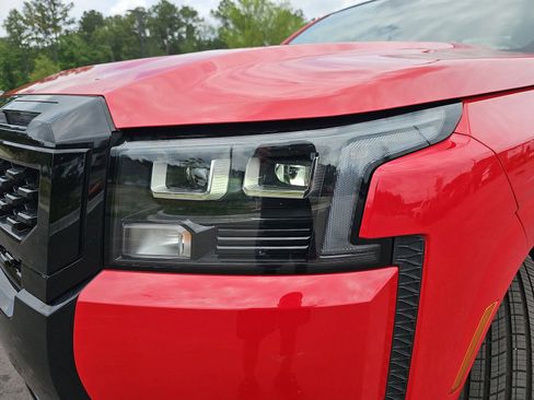 Used 2026 Nissan Frontier SV w/ Tow Package RWD image 32