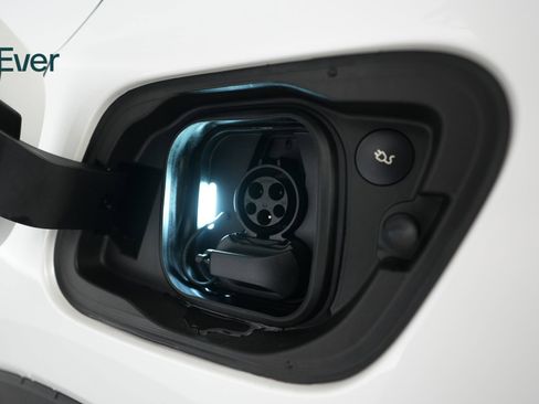 Used 2021 Volvo XC40 P8 Recharge w/ Advanced Package image 10