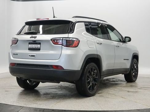 New 2026 Jeep Compass Latitude image 9