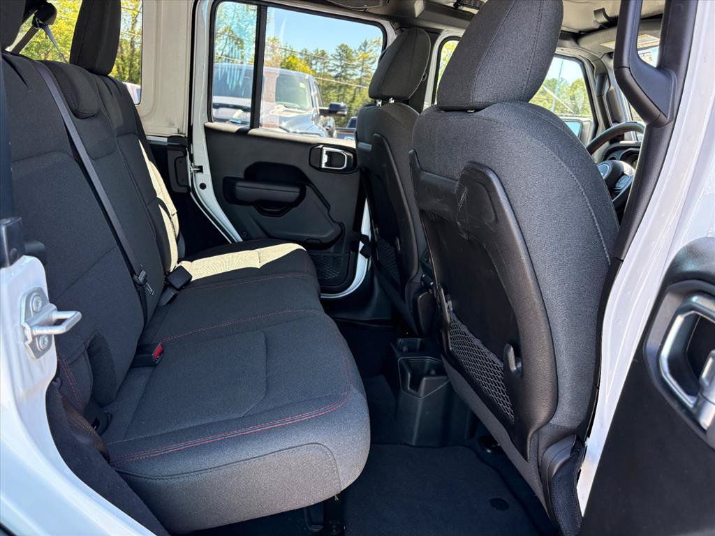 Used 2025 Jeep Wrangler Unlimited Rubicon AWD/4WD image 19