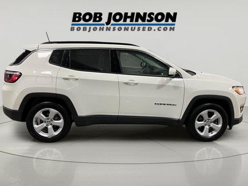 Used 2021 Jeep Compass Latitude w/ Sun and Sound Group FWD image 8