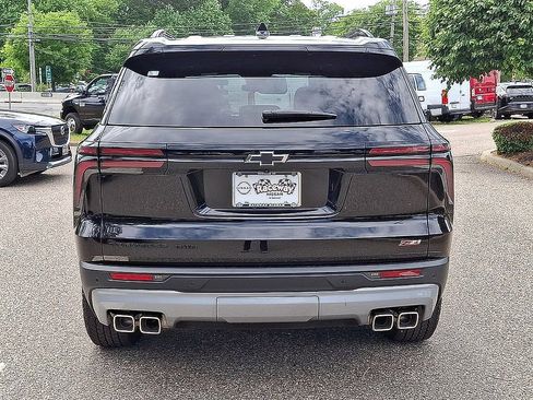 Used 2024 Chevrolet Traverse Z71 AWD/4WD image 6