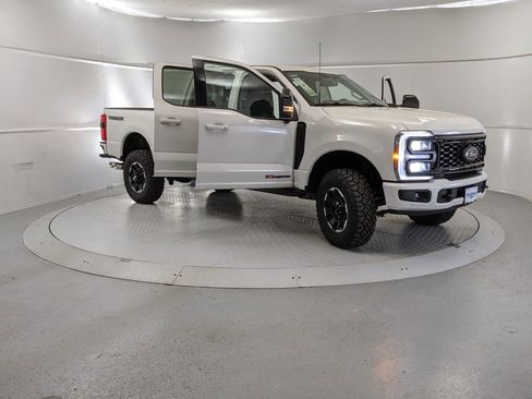 New 2025 Ford F250 Lariat w/ Lariat Ultimate Package image 7