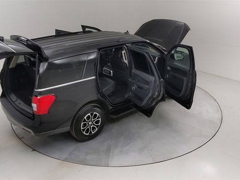 Certified 2024 Ford Expedition XLT image 52