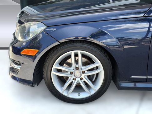 Used 2012 Mercedes-Benz C 300 4MATIC Sedan image 12
