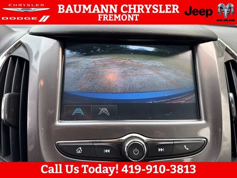Used 2017 Chevrolet Cruze LT FWD image 19