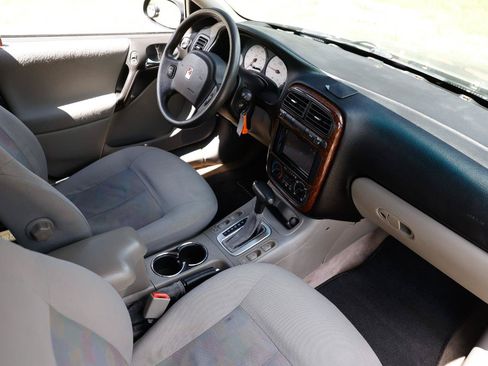 Used 2003 Saturn L-Series L200 w/ Audio Pkg I FWD image 16