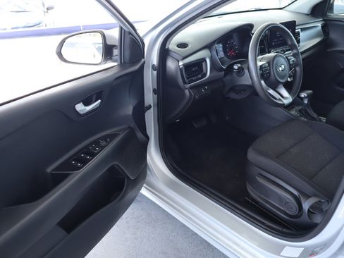 Used 2021 Kia Rio S image 12