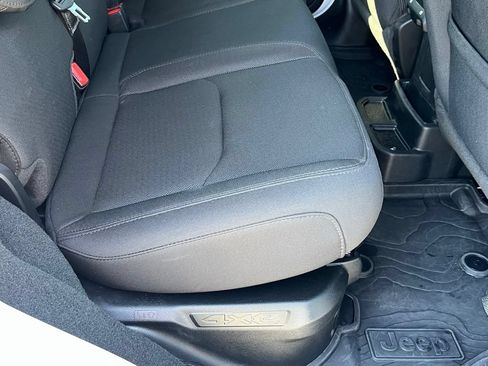 Used 2023 Jeep Wrangler Unlimited w/ Cold Weather Group AWD/4WD image 19
