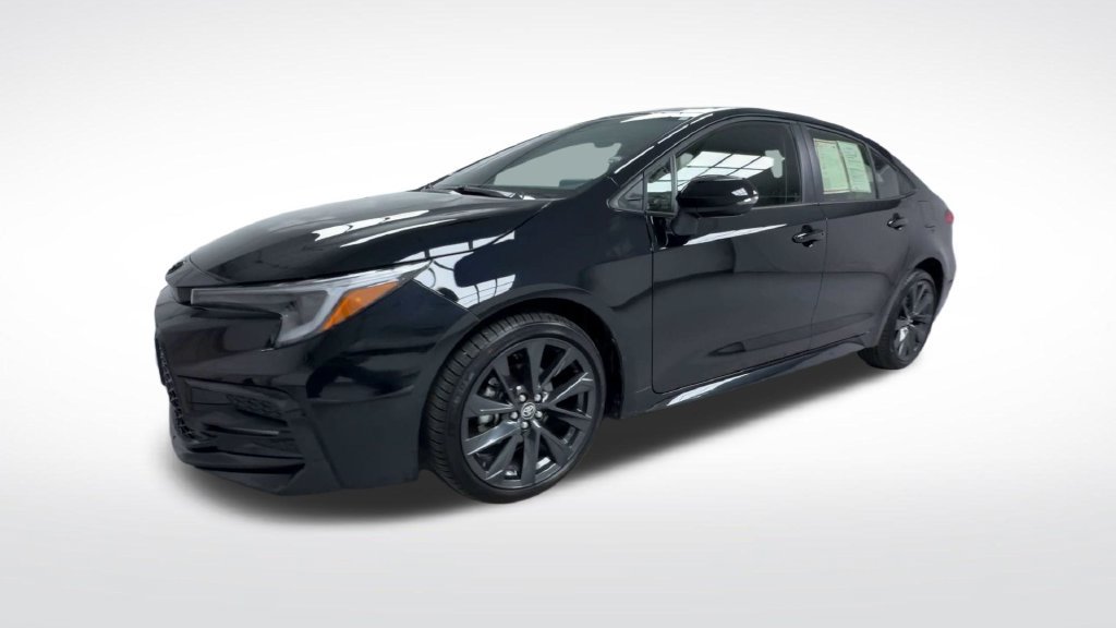 Certified 2026 Toyota Corolla SE FWD image 5