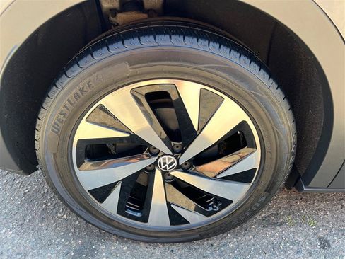 Used 2023 Volkswagen ID.4 Pro AWD/4WD image 16