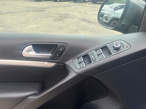 Used 2012 Volkswagen Tiguan S AWD/4WD image 12