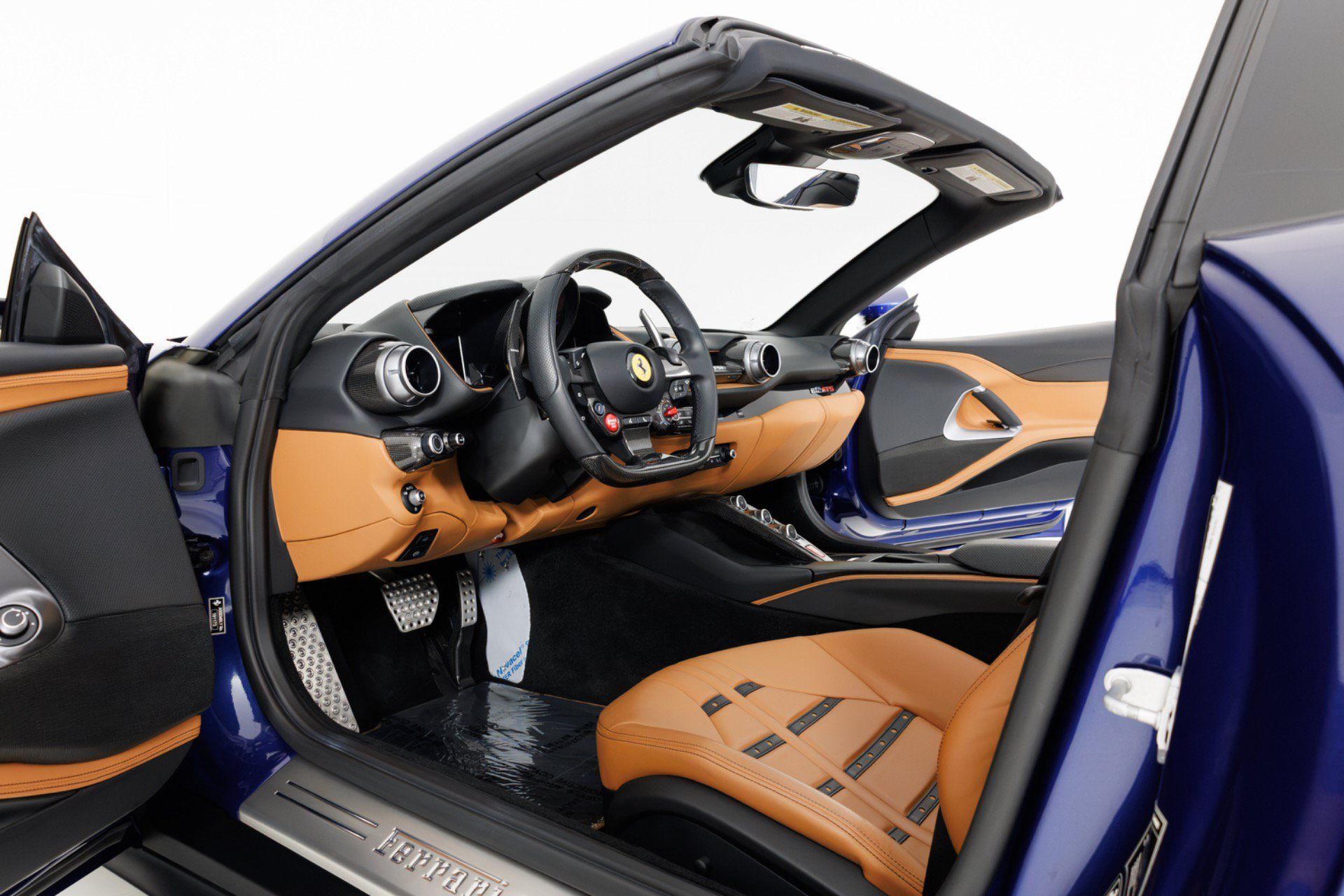 Used 2021 Ferrari 812 GTS RWD image 16