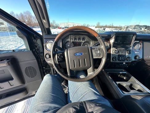 Used 2016 Ford F350 Platinum w/ Platinum Package image 21