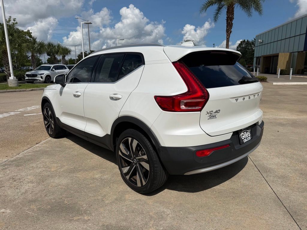 Used 2023 Volvo XC40 B5 Ultimate w/ Climate Package AWD/4WD image 3