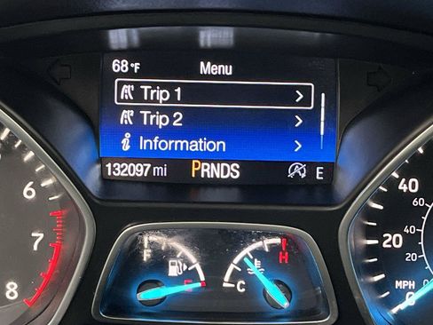 Used 2017 Ford Escape SE AWD/4WD image 16