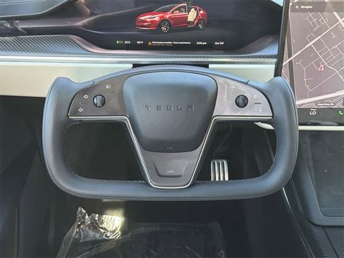 Used 2023 Tesla Model X Plaid image 10