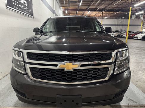 Used 2017 Chevrolet Suburban LT RWD image 4