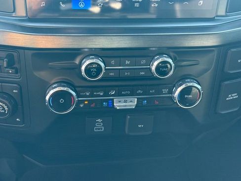 Used 2023 Ford F250 Lariat w/ Tremor Off-Road Package AWD/4WD image 19