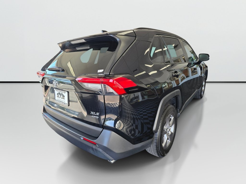 Used 2025 Toyota RAV4 XLE AWD/4WD image 5