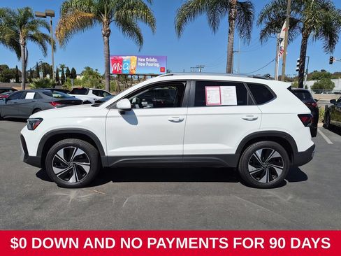 Used 2025 Volkswagen Taos SE AWD/4WD image 10