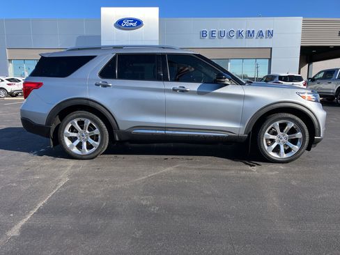 Used 2020 Ford Explorer Platinum w/ Premium Technology Package image 8