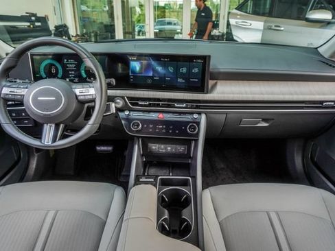 Certified 2025 Hyundai Sonata SEL FWD image 5