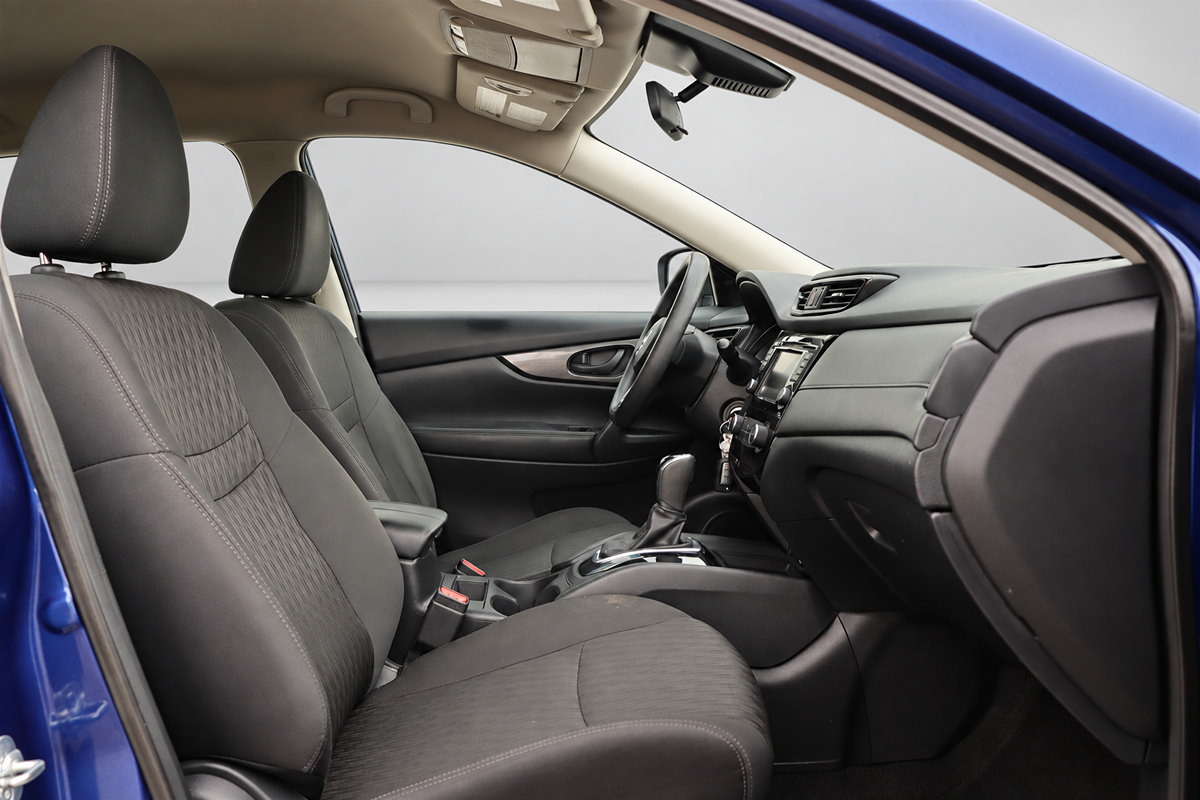 Used 2020 Nissan Rogue S FWD image 21