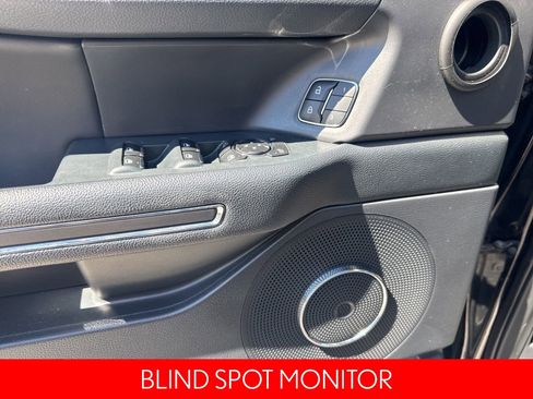 Used 2024 Ford Expedition XLT image 10