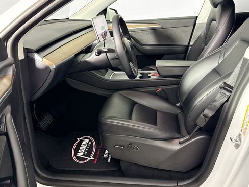 Used 2023 Tesla Model Y Long Range image 19