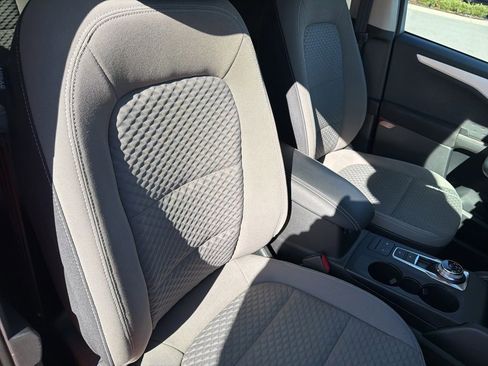 Used 2020 Ford Escape SE image 27