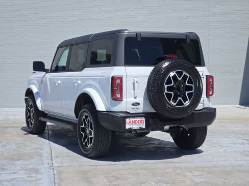 Used 2024 Ford Bronco Outer Banks image 6