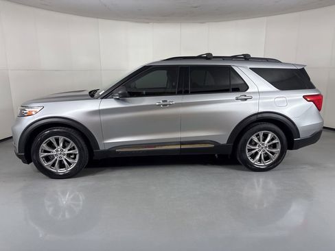 Used 2020 Ford Explorer XLT w/ Equipment Group 202A RWD image 6