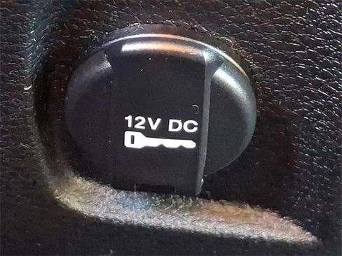 Used 2018 RAM 2500 Tradesman w/ Chrome Appearance Group image 24