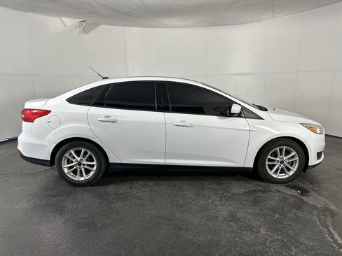 Used 2018 Ford Focus SE image 9