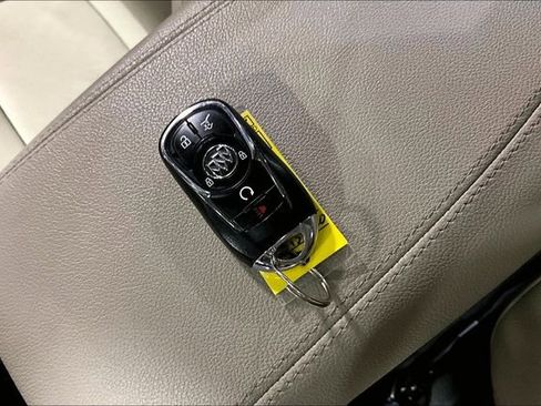 Used 2018 Buick Regal Essence w/ Driver Confidence Package #1 image 29