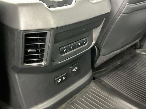 Used 2023 Toyota Tundra Platinum AWD/4WD image 27