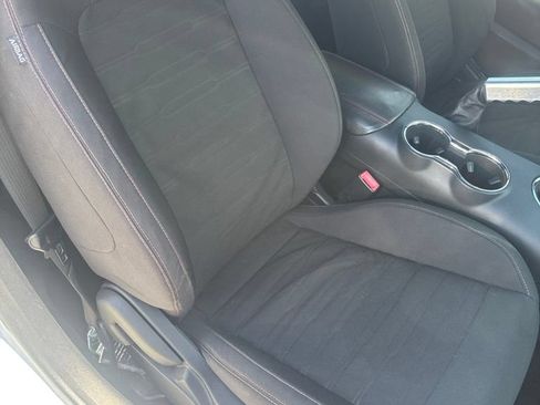 Used 2017 Ford Mustang GT RWD image 15