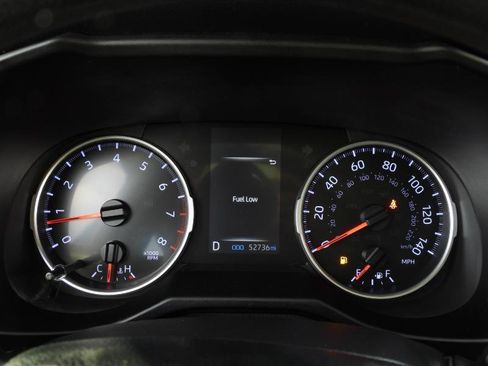 Used 2021 Toyota RAV4 LE image 59