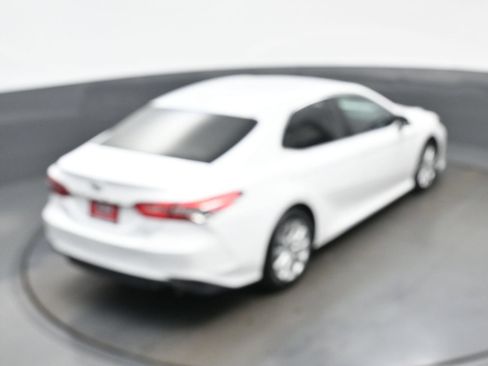 Used 2019 Toyota Camry LE w/ Convenience Package FWD image 39