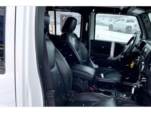 Used 2017 Jeep Wrangler Unlimited Sahara w/ LED Lighting Group image 8