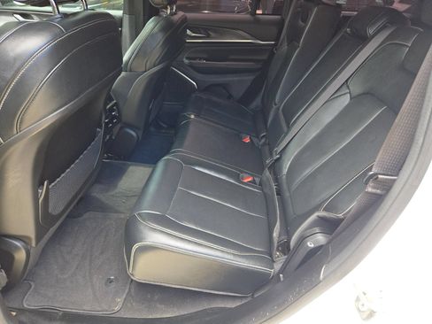 Used 2022 Jeep Grand Cherokee Overland AWD/4WD image 14