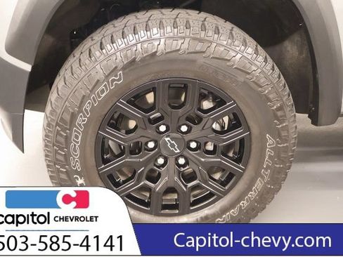 Used 2024 Chevrolet Colorado Trail Boss w/ Advanced Trailering Package AWD/4WD image 9