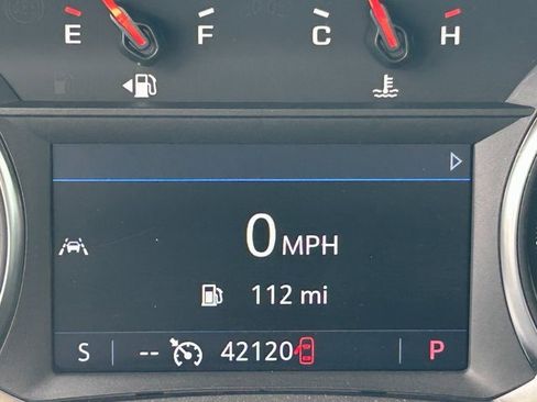 Used 2024 GMC Terrain SLT image 23