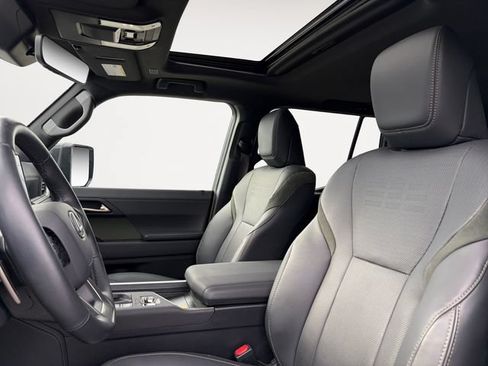 Certified 2025 Lexus GX 550 AWD/4WD image 11