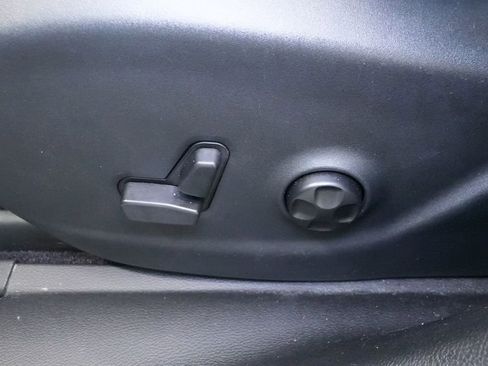 Used 2018 Jeep Cherokee Limited AWD/4WD image 16