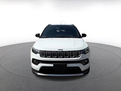 Used 2025 Jeep Compass Limited AWD/4WD image 4