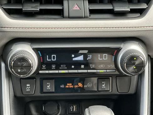 Used 2025 Toyota RAV4 XLE w/ Convenience Package AWD/4WD image 15