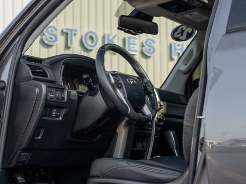 Used 2023 Toyota 4Runner SR5 Premium w/ Moonroof Package AWD/4WD image 18