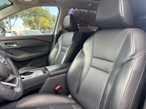 Used 2023 Nissan Rogue SV w/ SV Premium Package FWD image 6